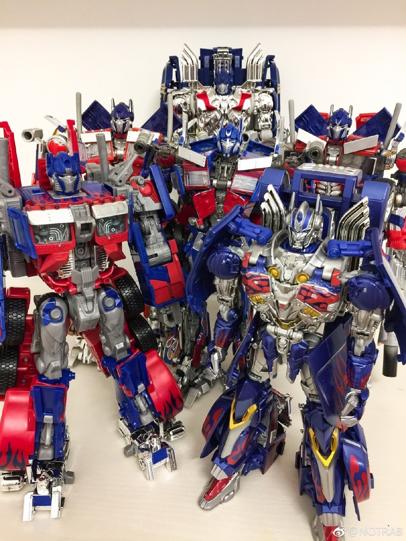 Outlet Transformers Leader Class Optimus Prime 2007